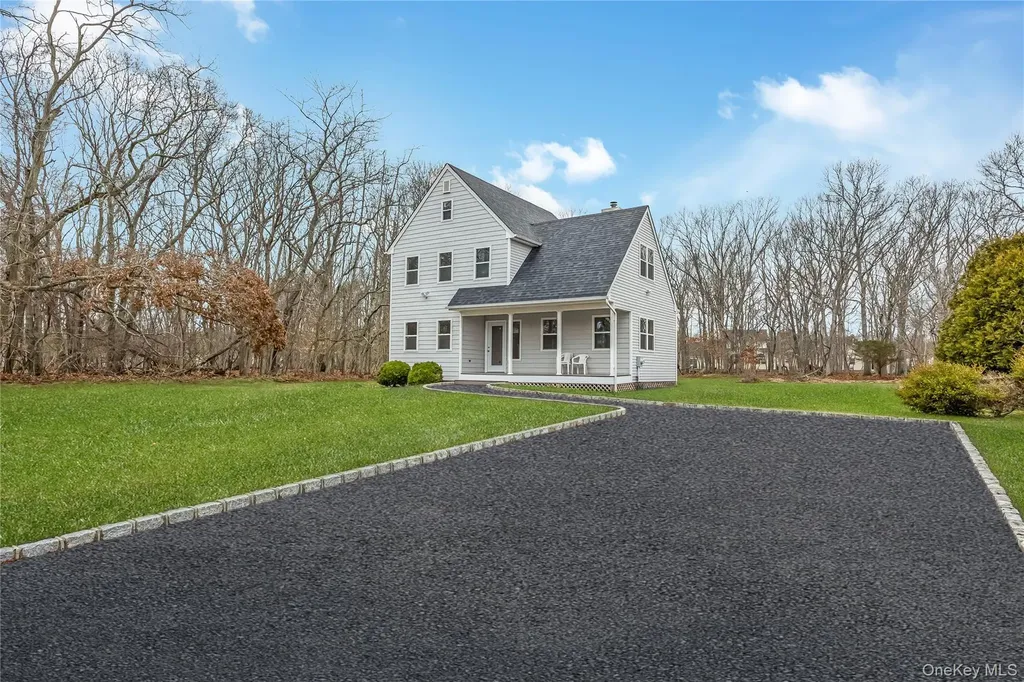24 Buckskin Lane Riverhead NY 11901