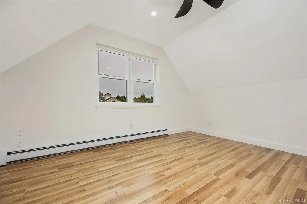 24 Buckskin Lane Riverhead NY 11901