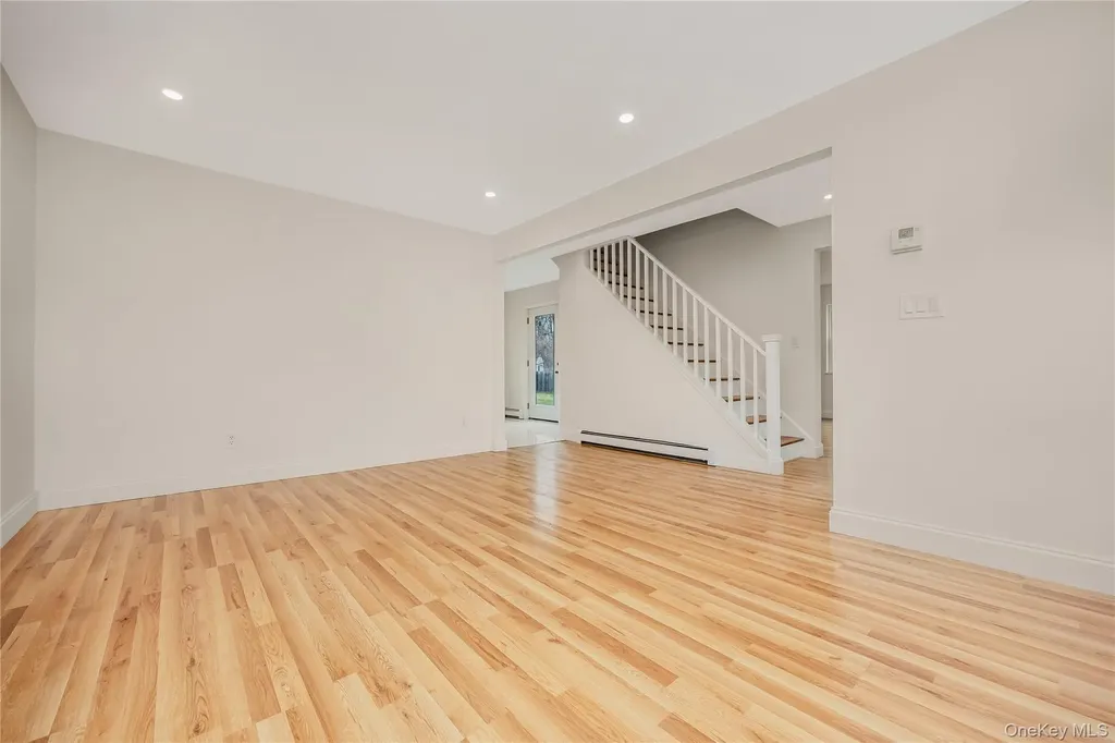 24 Buckskin Lane Riverhead NY 11901