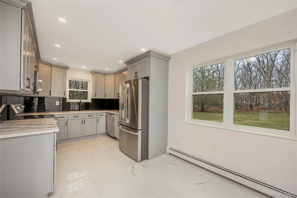 24 Buckskin Lane Riverhead NY 11901