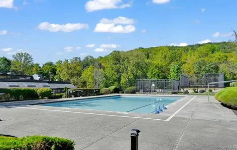 272 Heritage Hills Somers NY 10589