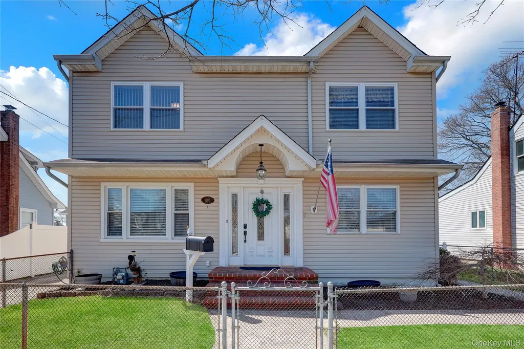 1105 N Broadway Massapequa NY 11758