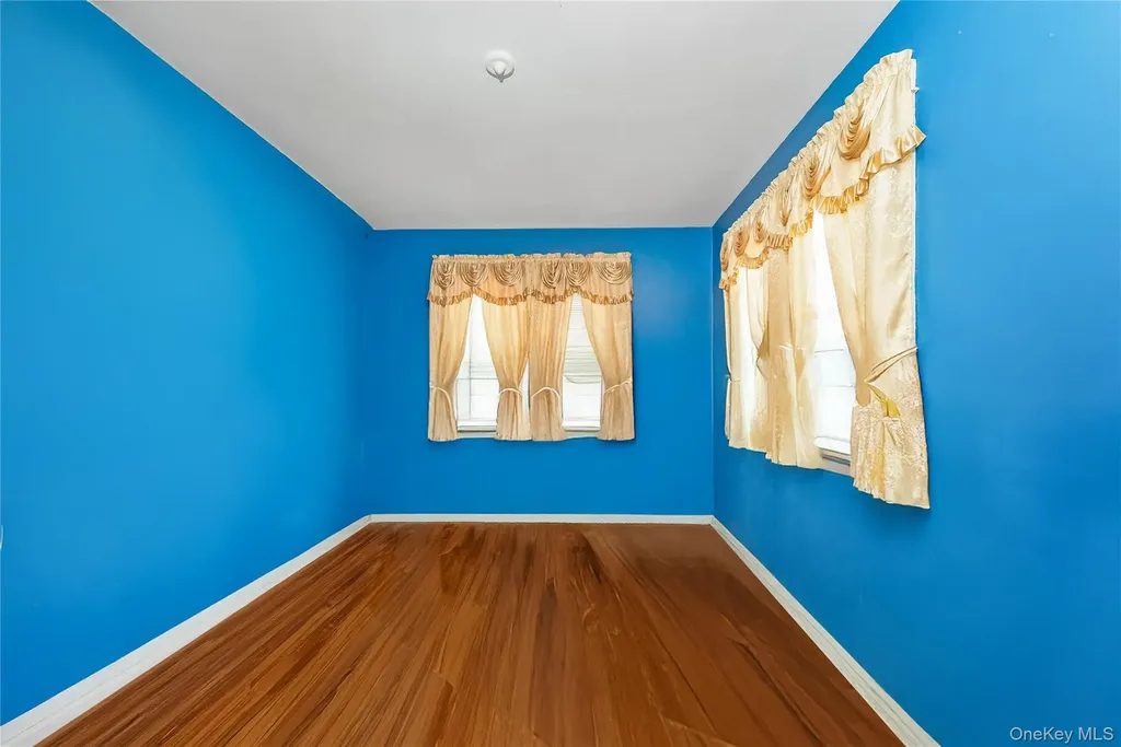 24 Bay 3rd Islip NY 11751