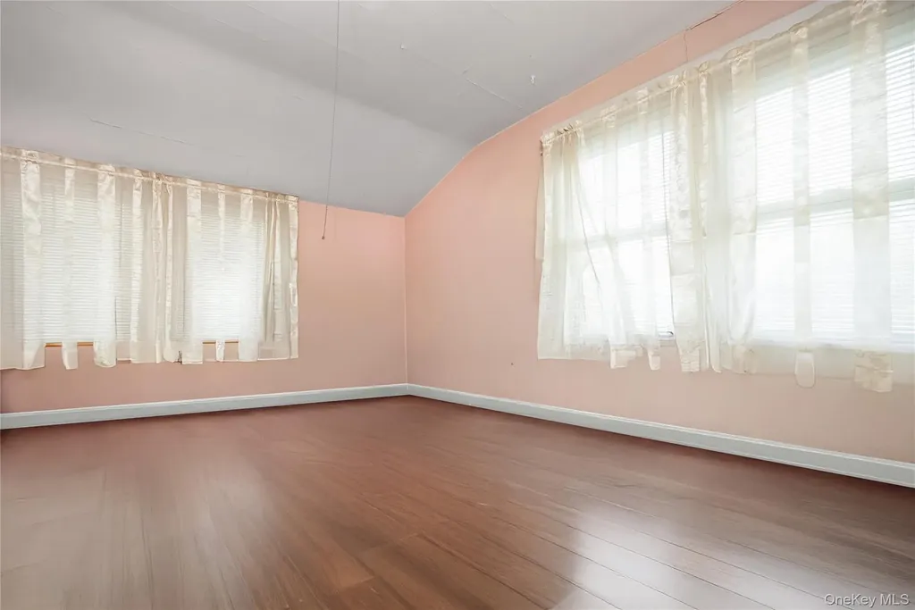 24 Bay 3rd Islip NY 11751