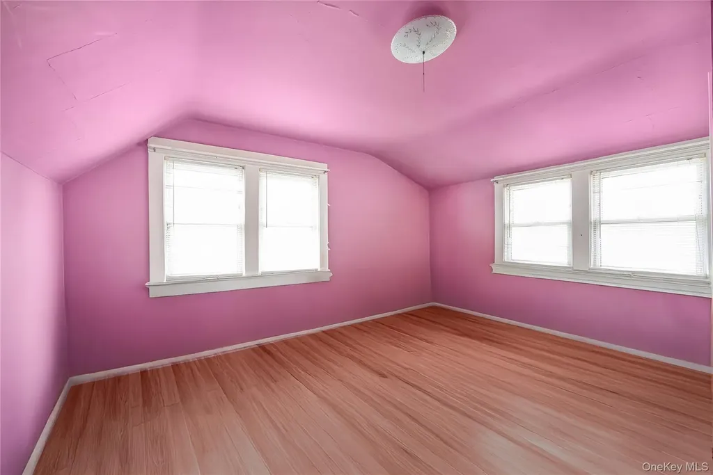 24 Bay 3rd Islip NY 11751