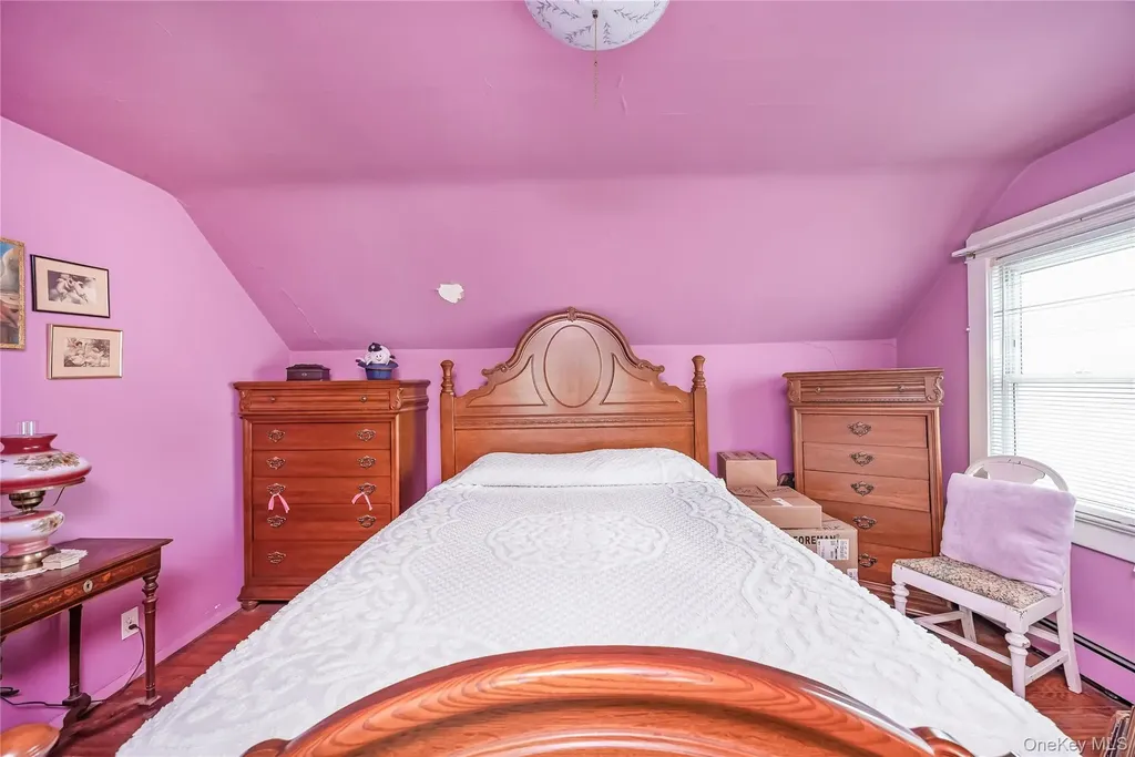 24 Bay 3rd Islip NY 11751