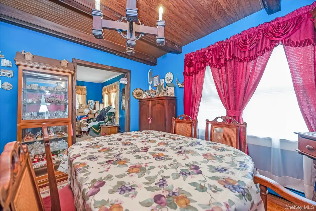 24 Bay 3rd Islip NY 11751