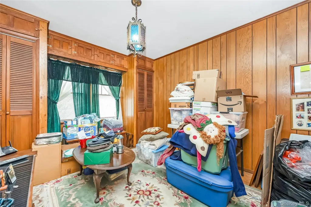 24 Bay 3rd Islip NY 11751