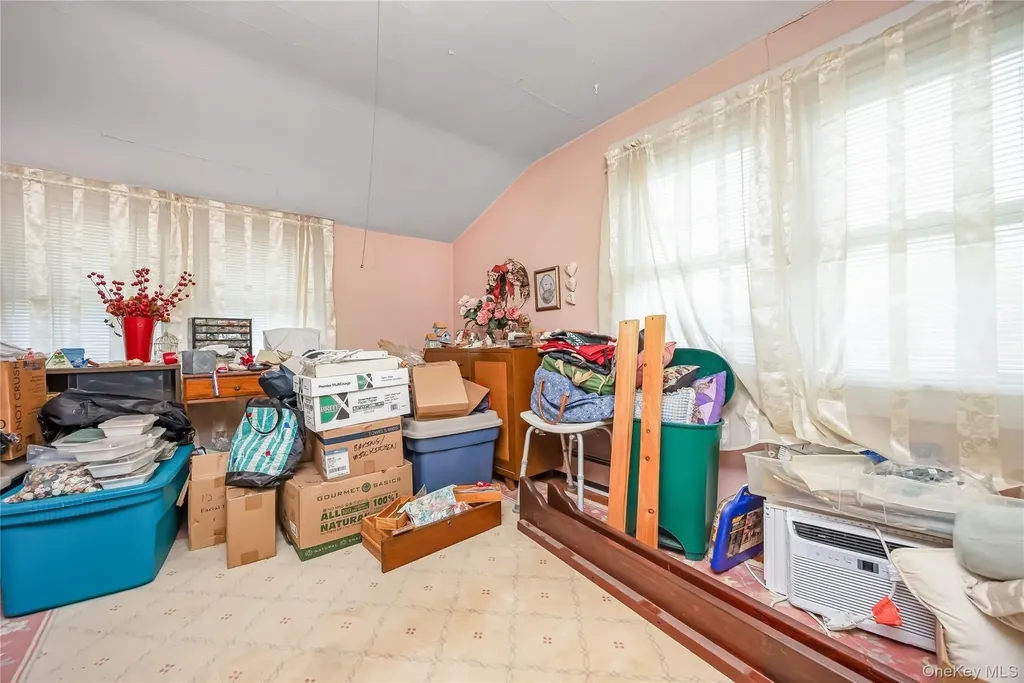 24 Bay 3rd Islip NY 11751