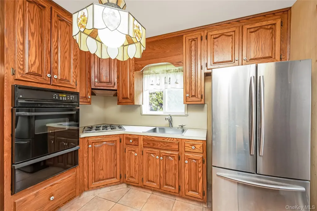 24 Bay 3rd Islip NY 11751
