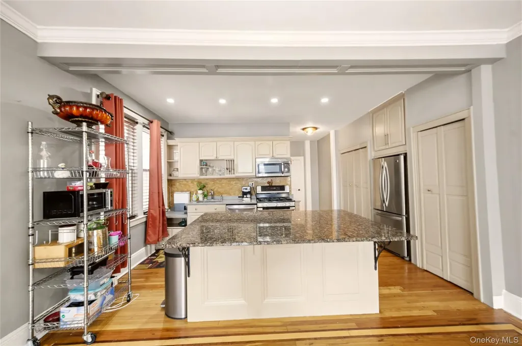1402 Thieriot Avenue Bronx NY 10460