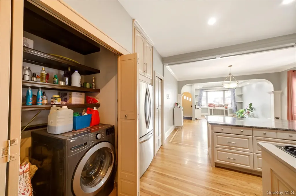 1402 Thieriot Avenue Bronx NY 10460
