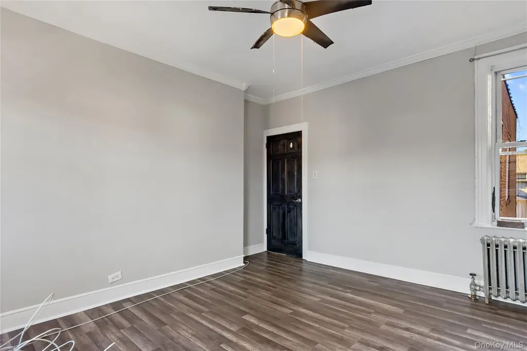 1402 Thieriot Avenue Bronx NY 10460
