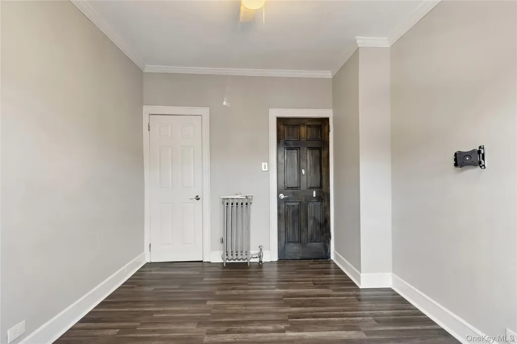 1402 Thieriot Avenue Bronx NY 10460