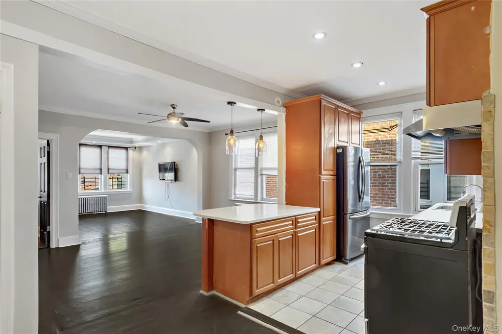 1402 Thieriot Avenue Bronx NY 10460