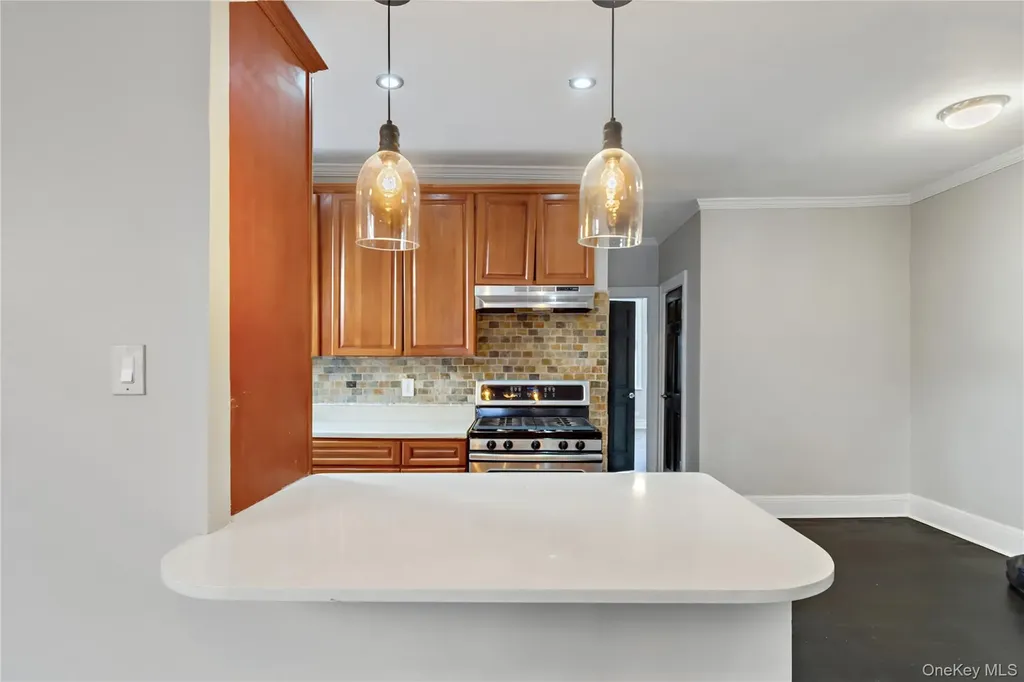1402 Thieriot Avenue Bronx NY 10460