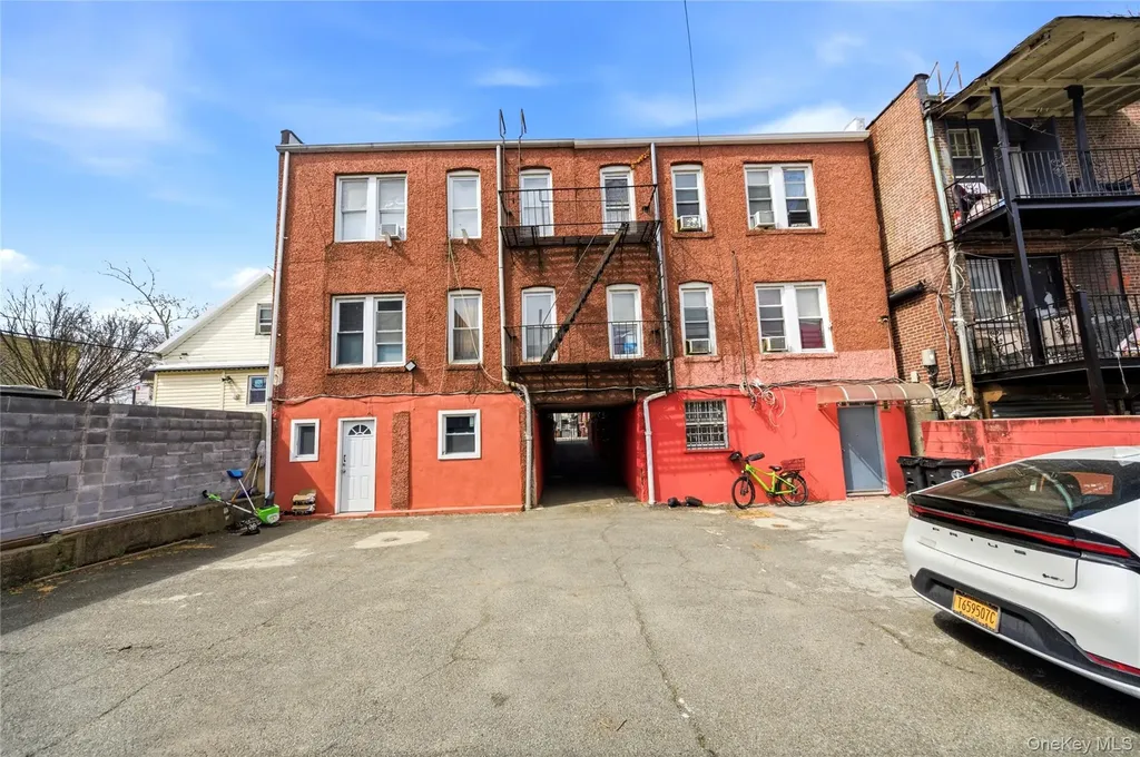 1402 Thieriot Avenue Bronx NY 10460