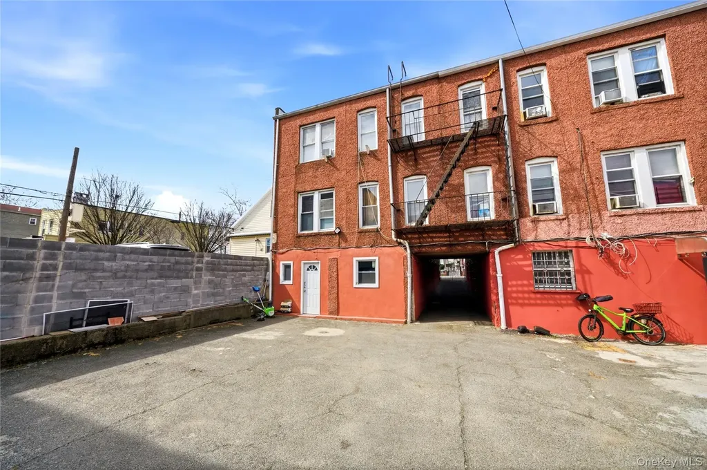 1402 Thieriot Avenue Bronx NY 10460