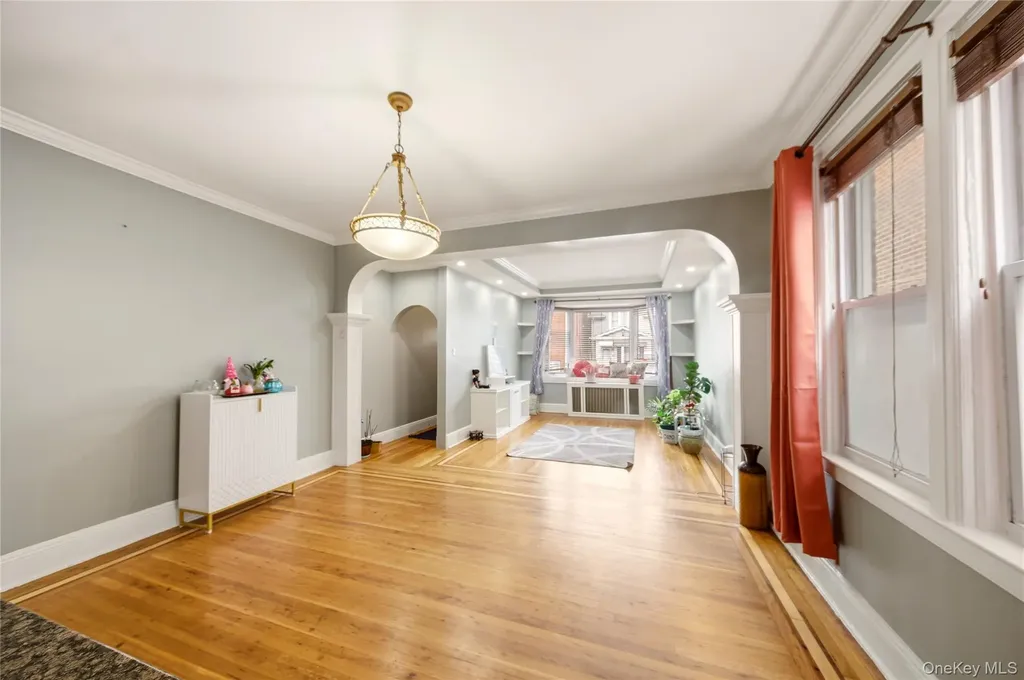 1402 Thieriot Avenue Bronx NY 10460