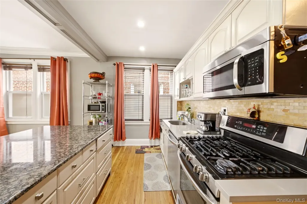 1402 Thieriot Avenue Bronx NY 10460