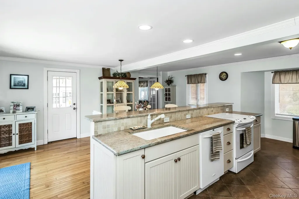 8 Hewitt Drive Northport NY 11768