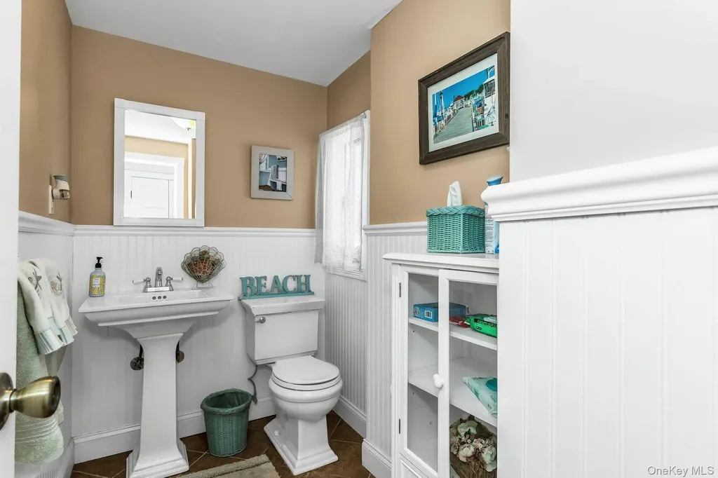 8 Hewitt Drive Northport NY 11768