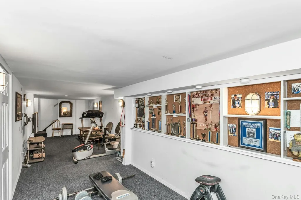 8 Hewitt Drive Northport NY 11768