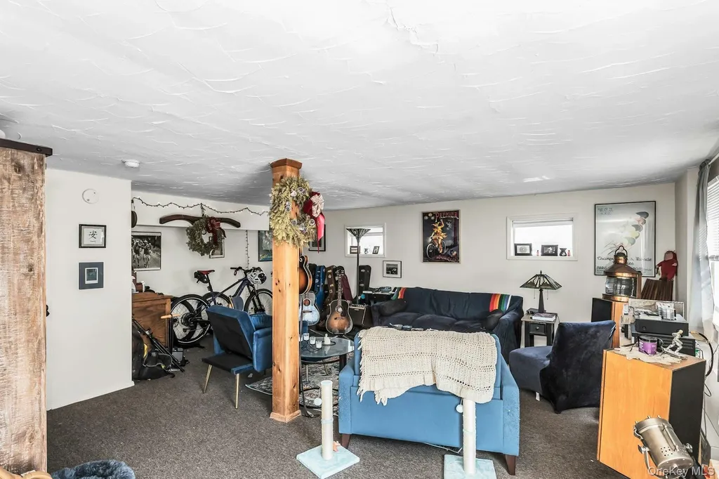 8 Hewitt Drive Northport NY 11768