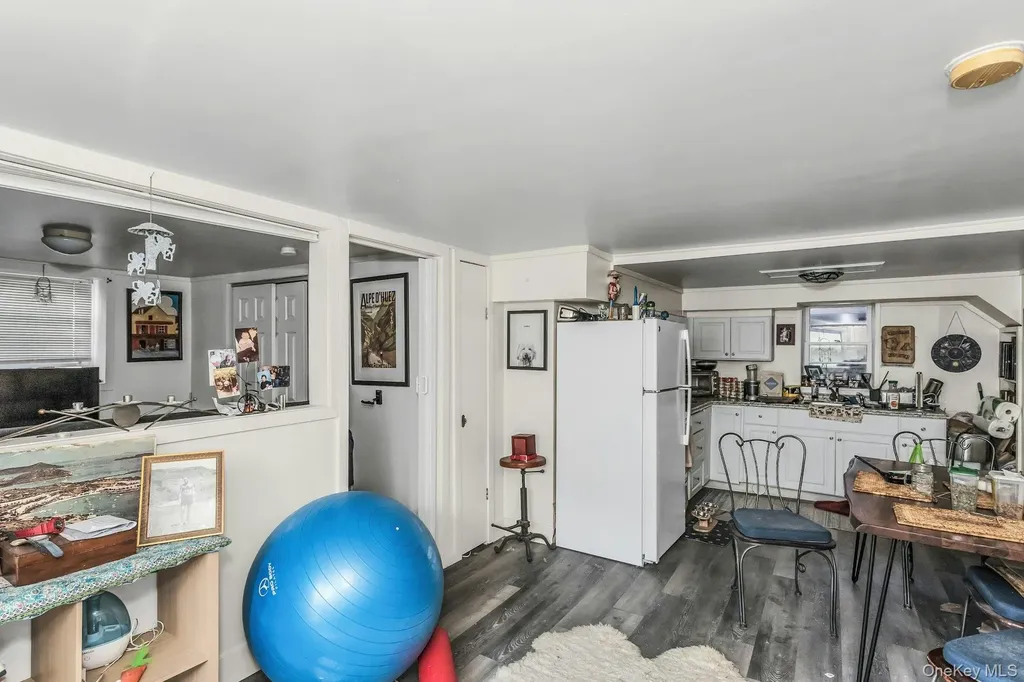 8 Hewitt Drive Northport NY 11768