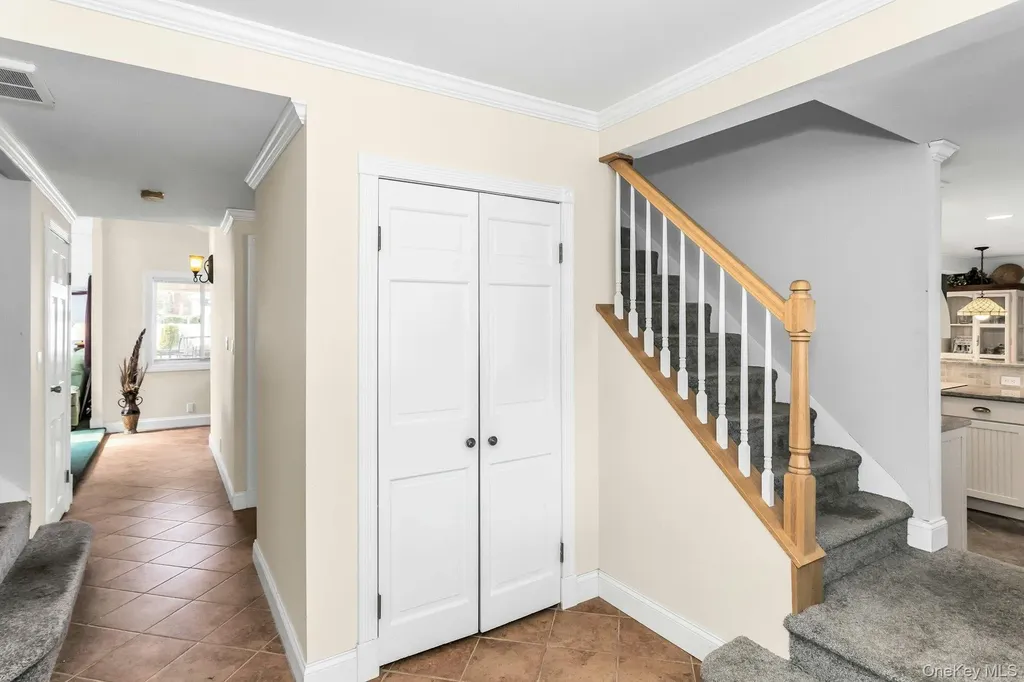 8 Hewitt Drive Northport NY 11768