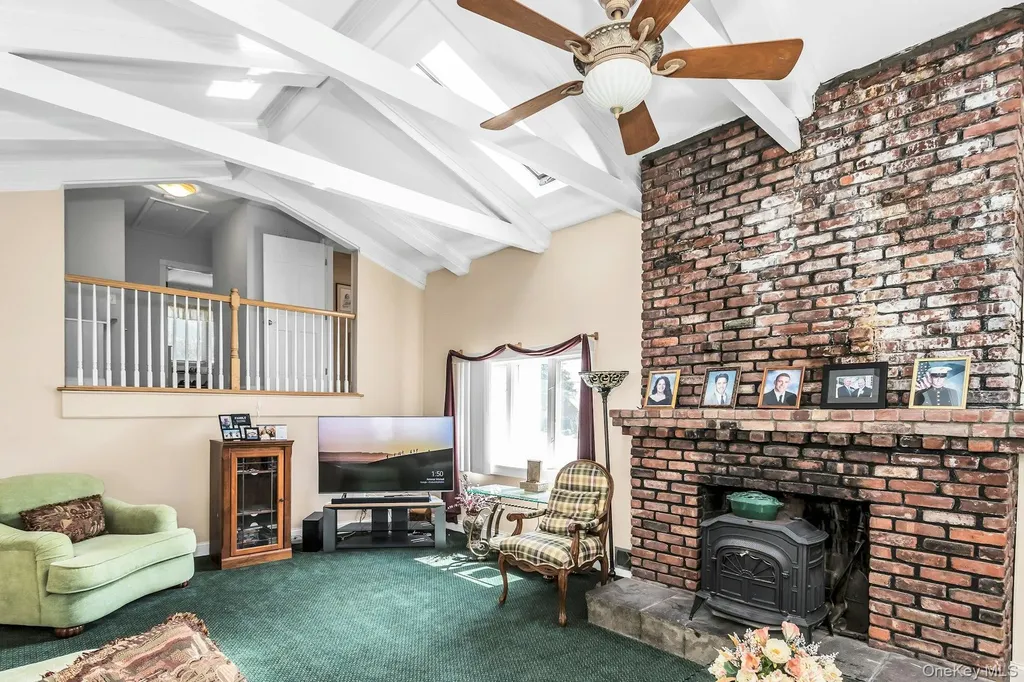 8 Hewitt Drive Northport NY 11768