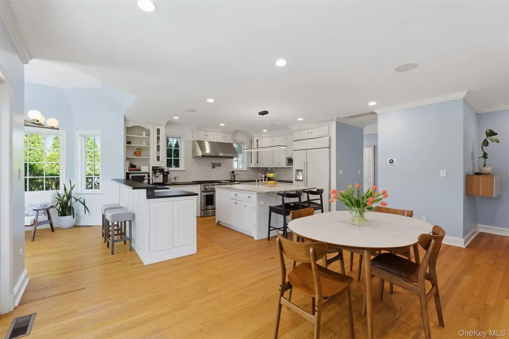 42 Mulberry Lane New Rochelle NY 10804