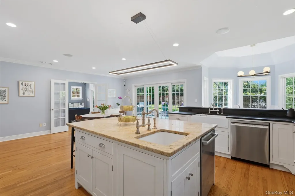 42 Mulberry Lane New Rochelle NY 10804