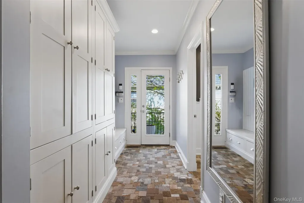 42 Mulberry Lane New Rochelle NY 10804