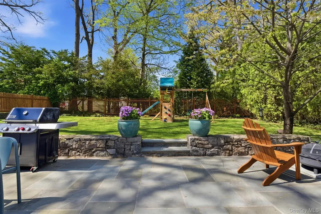 42 Mulberry Lane New Rochelle NY 10804