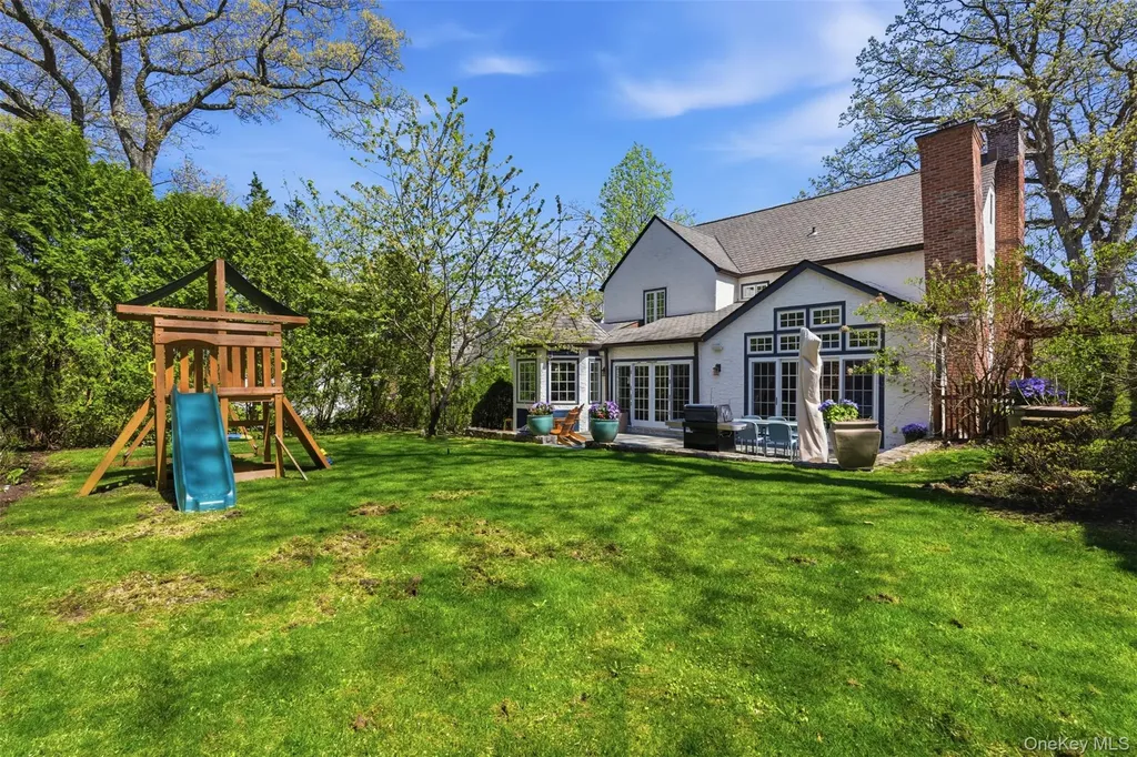 42 Mulberry Lane New Rochelle NY 10804