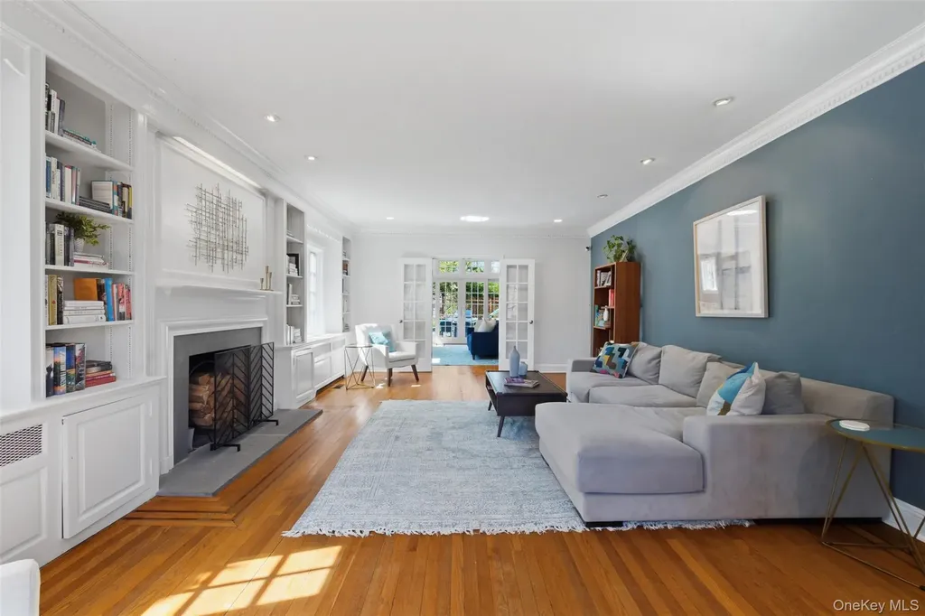 42 Mulberry Lane New Rochelle NY 10804