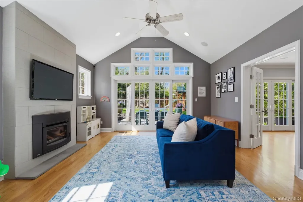 42 Mulberry Lane New Rochelle NY 10804