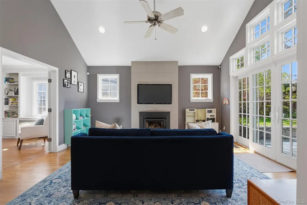 42 Mulberry Lane New Rochelle NY 10804