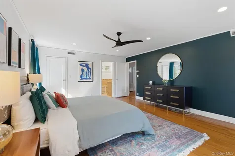 42 Mulberry Lane New Rochelle NY 10804