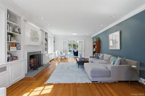 42 Mulberry Lane New Rochelle NY 10804