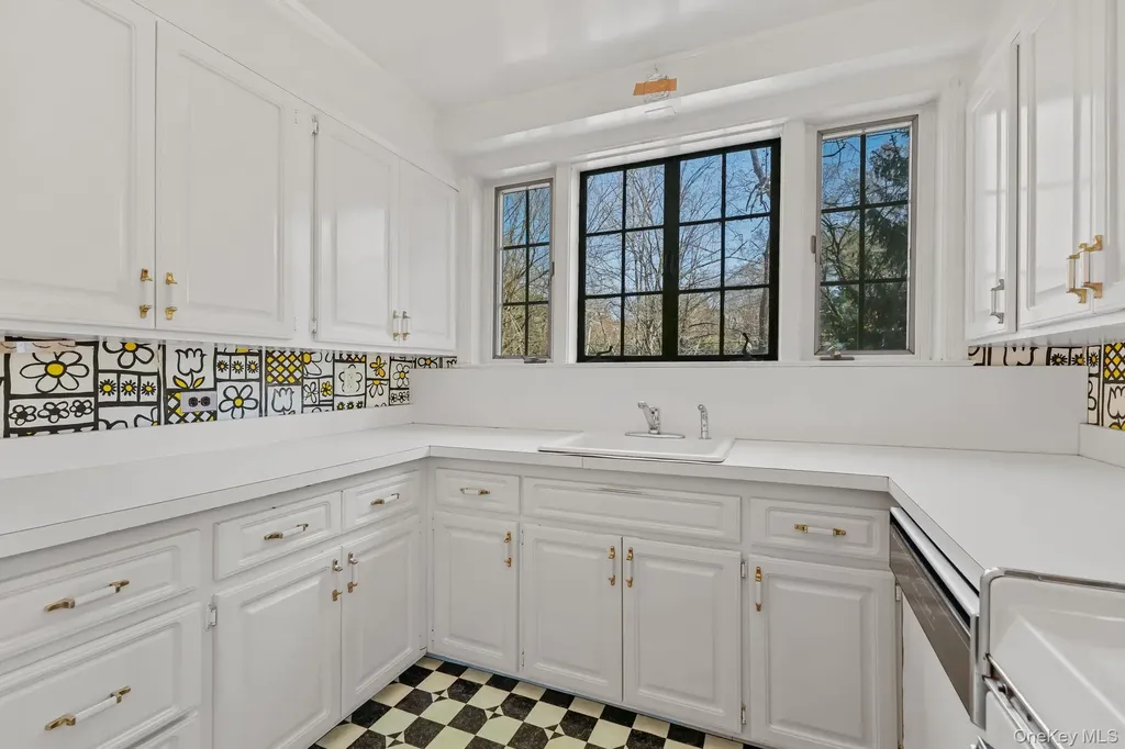 4 Tompkins Road Scarsdale NY 10583
