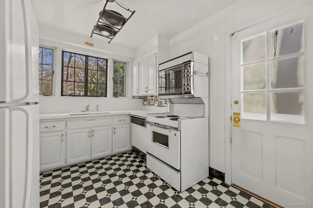 4 Tompkins Road Scarsdale NY 10583