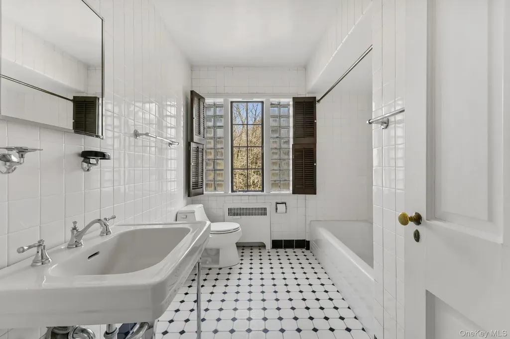 4 Tompkins Road Scarsdale NY 10583