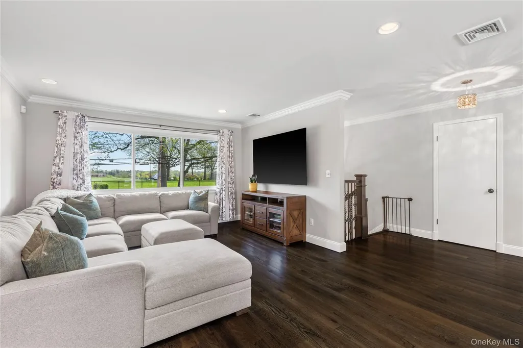 239 Davis Avenue White Plains NY 10605