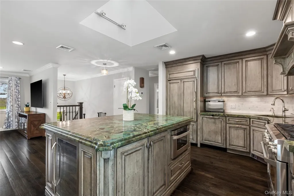 239 Davis Avenue White Plains NY 10605
