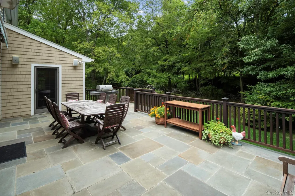 12 Suzanne Lane Chappaqua NY 10514