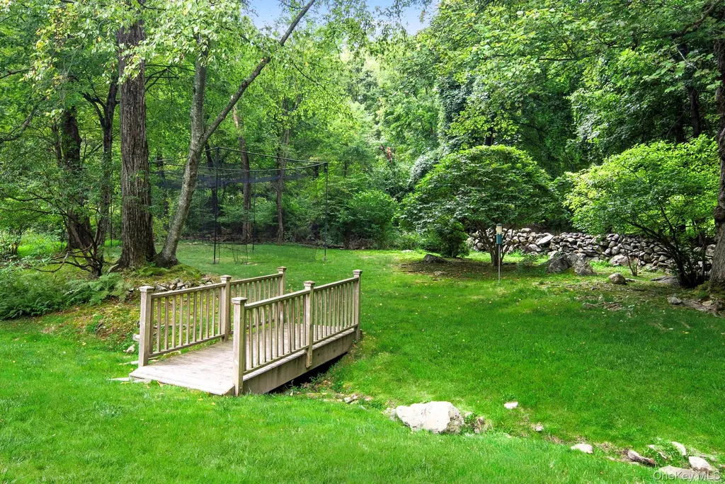 12 Suzanne Lane Chappaqua NY 10514