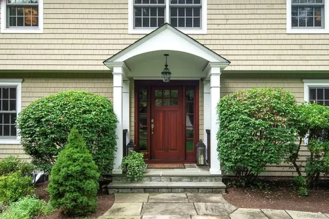 12 Suzanne Lane Chappaqua NY 10514