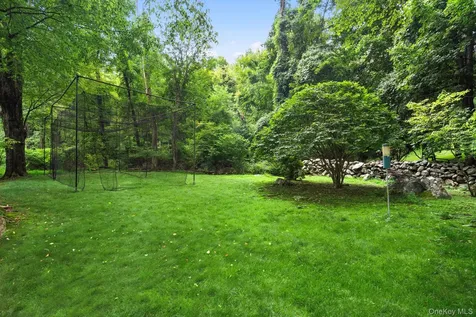12 Suzanne Lane Chappaqua NY 10514